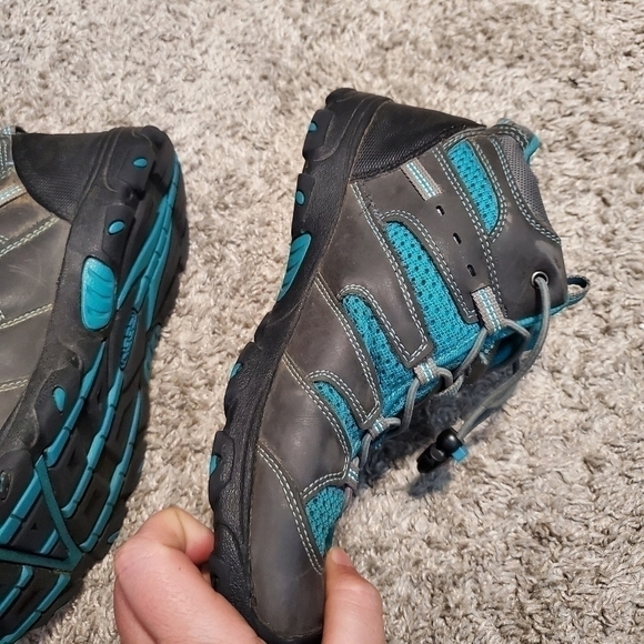 KEEN Outdoor Hiking Shoes - Picture 4 of 12